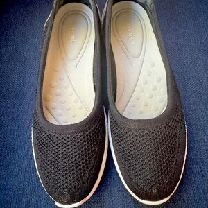 Easy Spirit Women's Black Slip-On Shoes